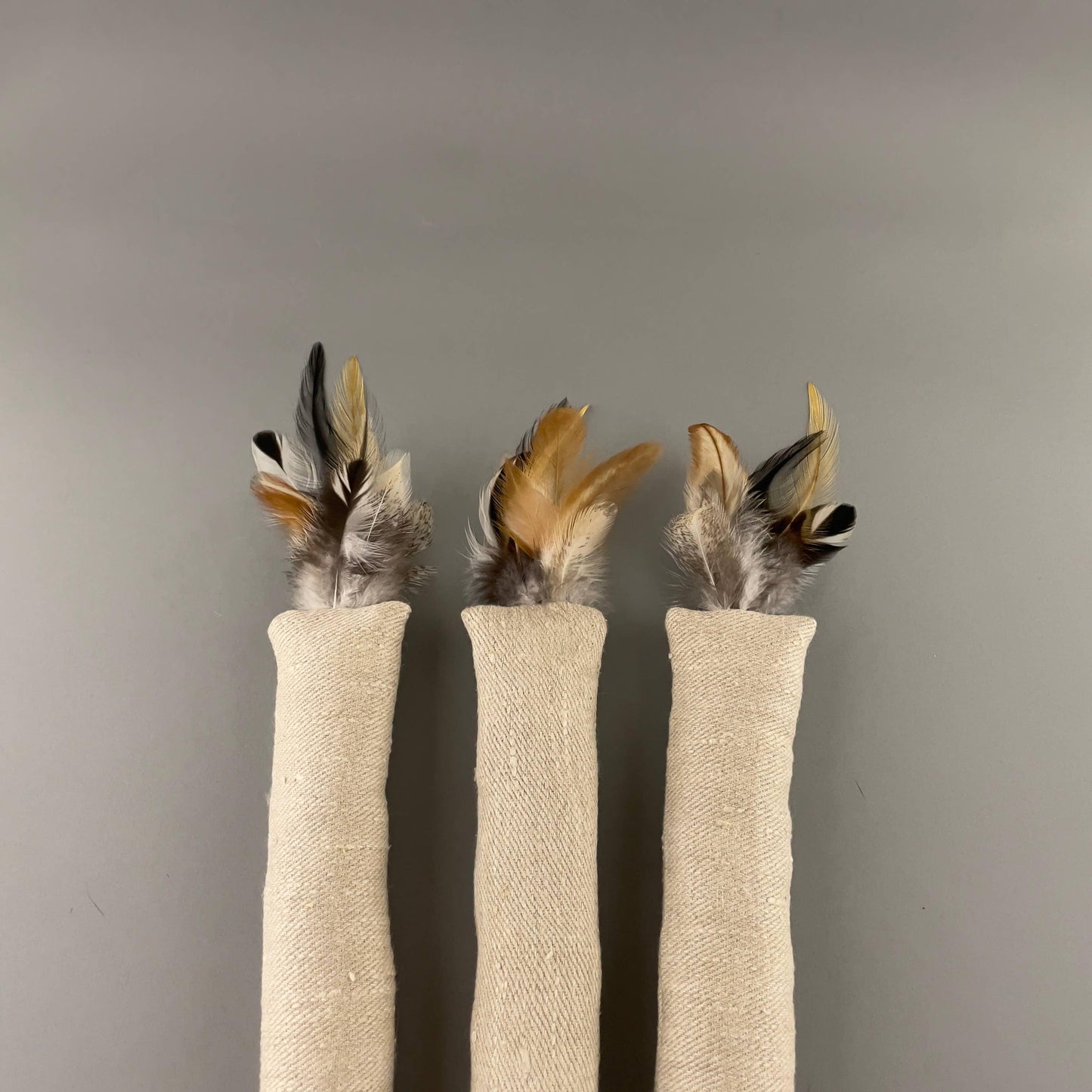 🐱 Jouet en chanvre et plumes avec herbe à chat - Les p'tits potes